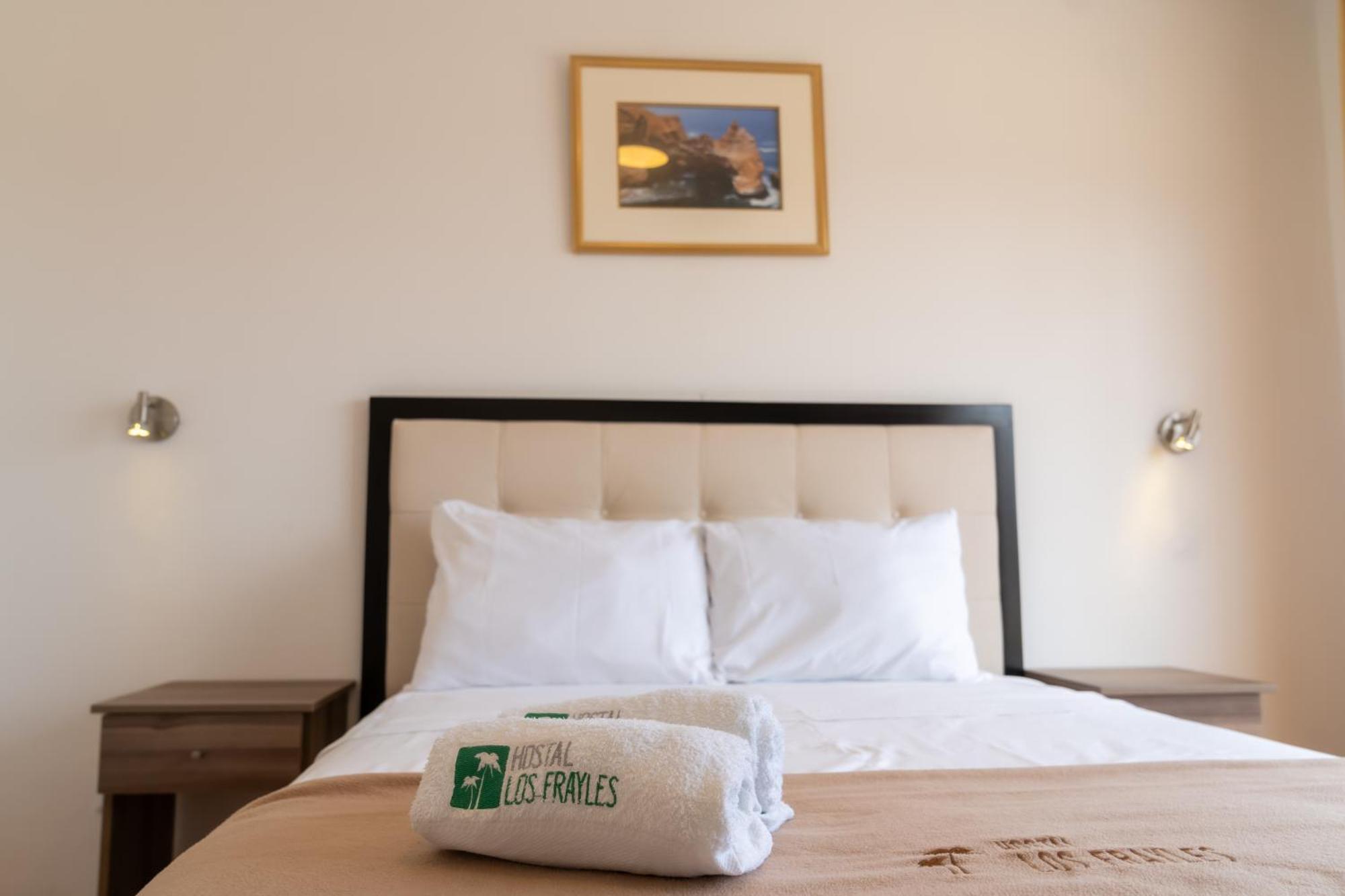 Hostal Los Frayles Paracas Exterior photo