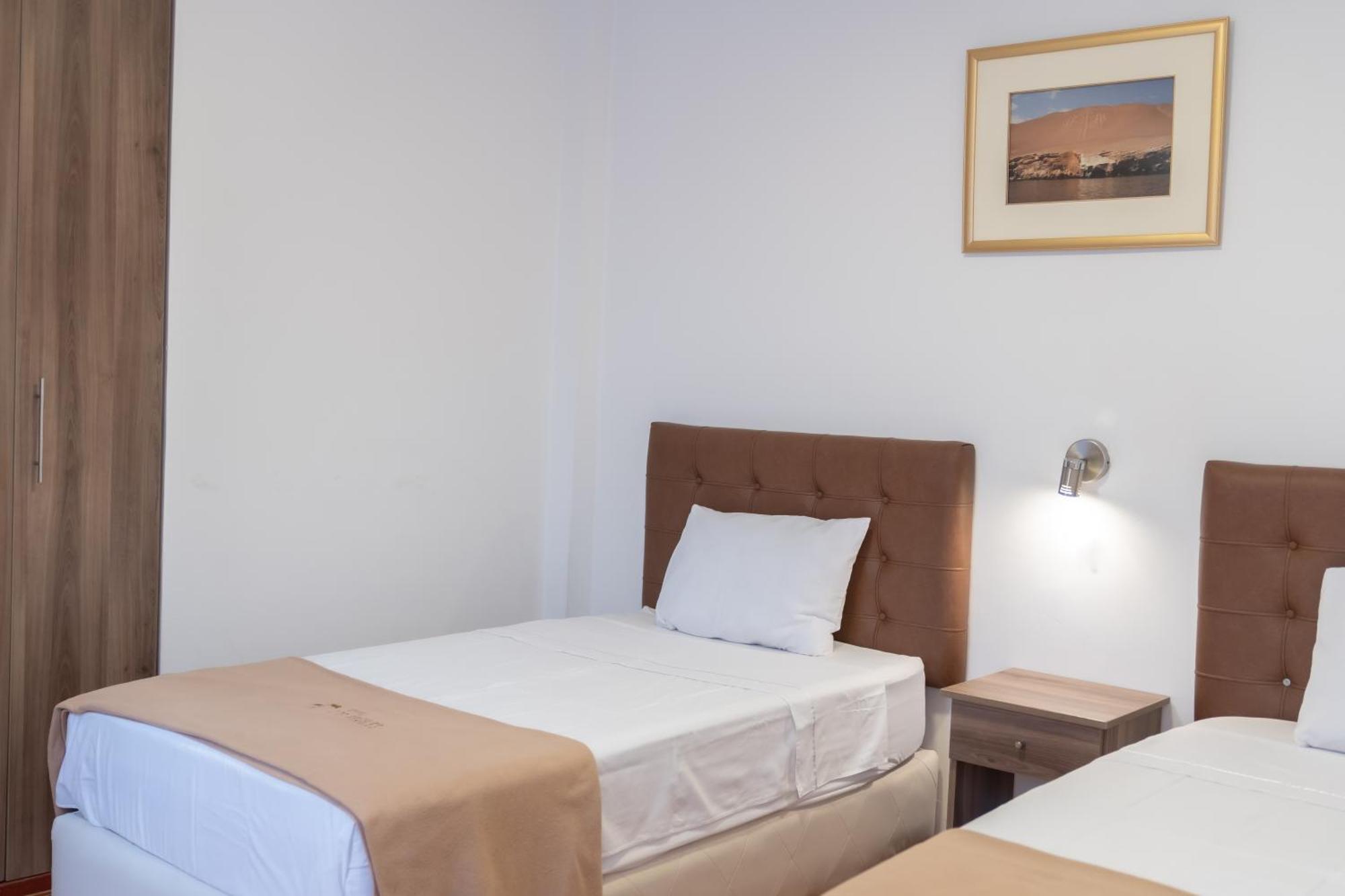 Hostal Los Frayles Paracas Exterior photo