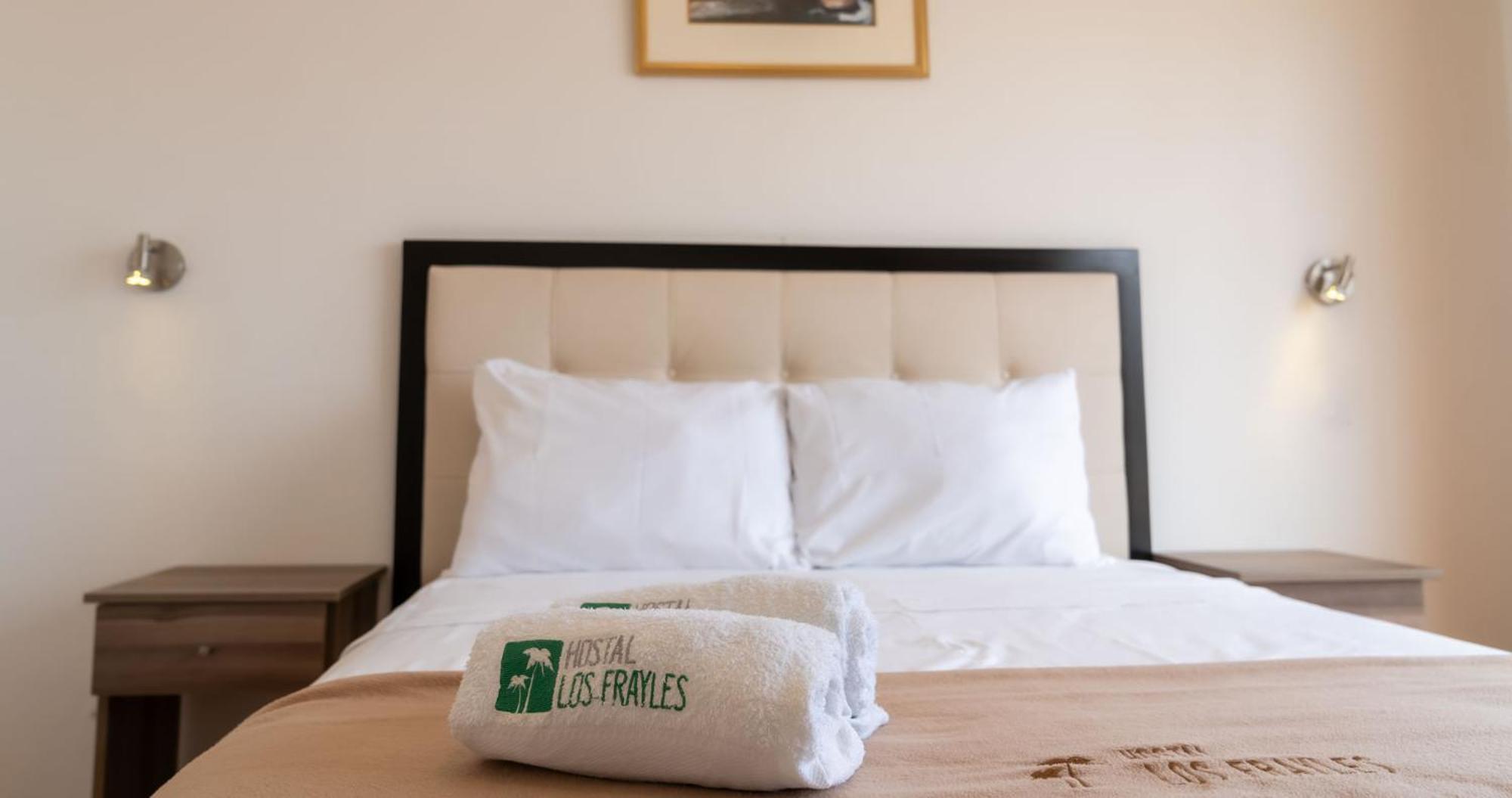 Hostal Los Frayles Paracas Exterior photo
